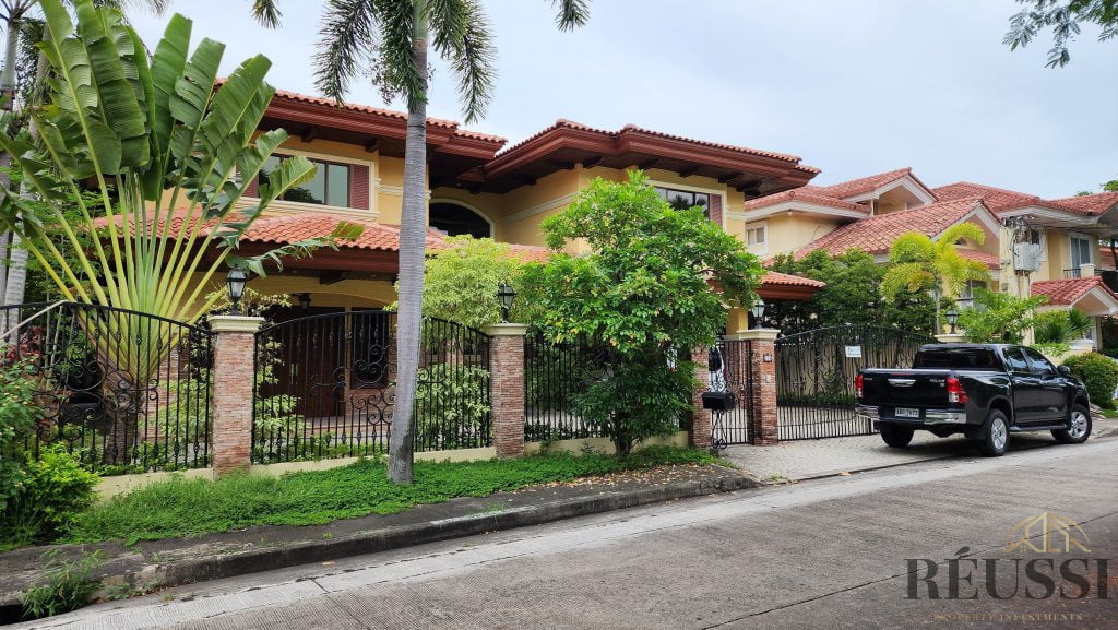 Luxury Villa in Ayala Alabang